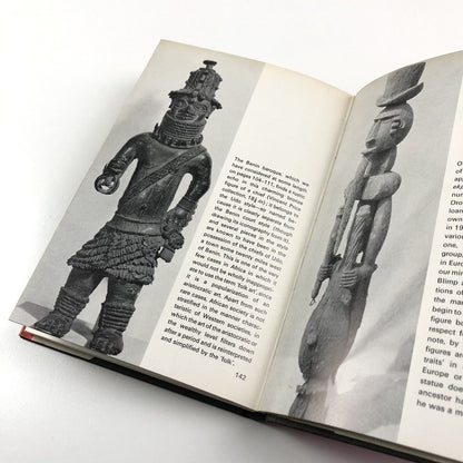 African sculpture. An anthology by William Fagg and Margaret Plass | Dutton Vista Picturebook, 1964