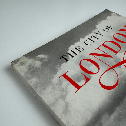 The City of London. The official guide. undated 1970/80s + Guildhall leaflet