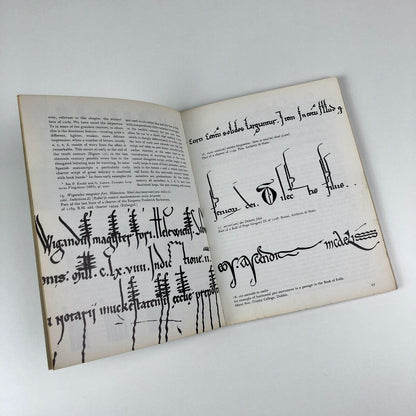 Lettering as Drawing. The Moving Line by Nicolete Gray | Oxford University Press, 1970