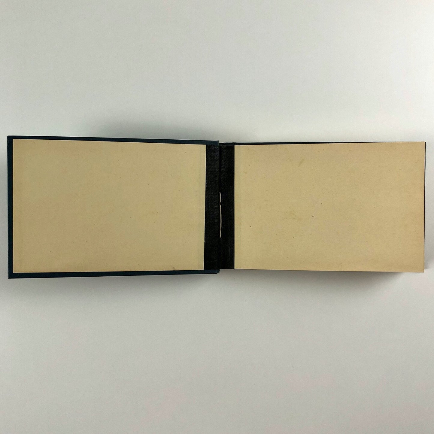 Rhona Reginalda Podd – Flight log-book from 1939