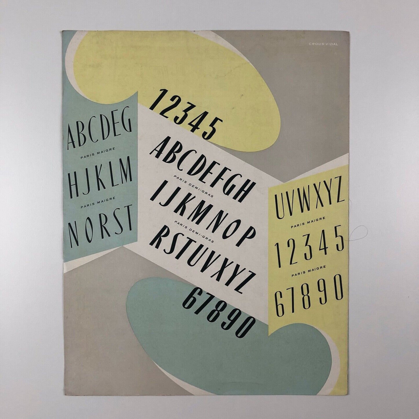 Type specimen Fonderie Typographique Français ‘PARIS’ typeface 1953 designed by Crous Vidal