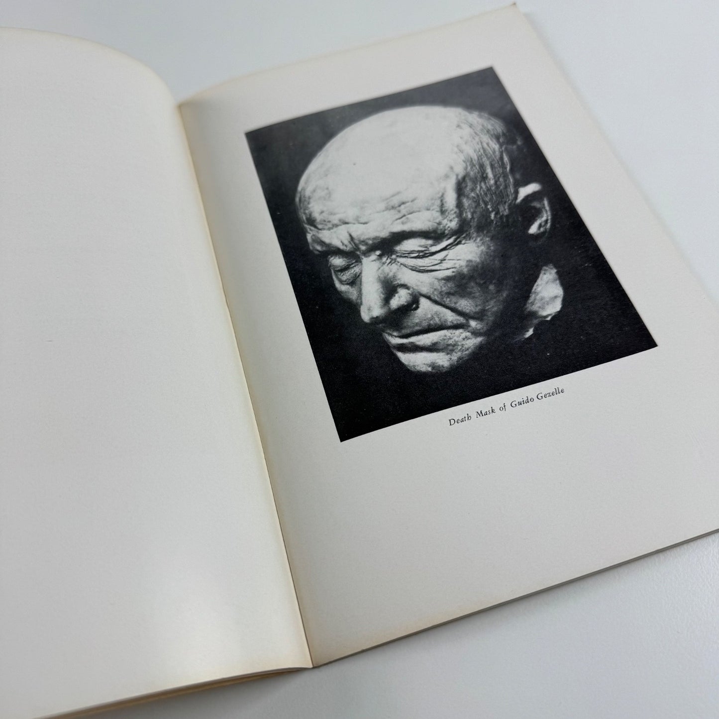 Lyra Belgica I. Two Flemish Poets. Guido Gezelle and Karel van de Woestijne | Belgian Government Information Center, New York, 1950
