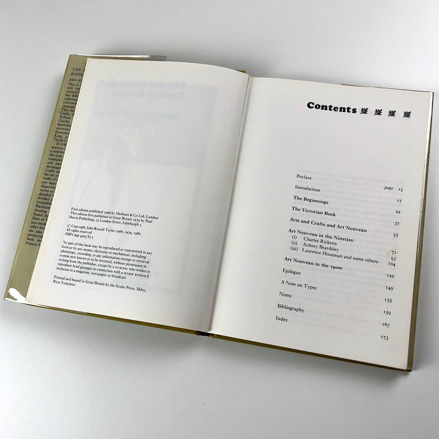 The Art Nouveau Book in Britain by John Russell Taylor | Paul Harris, 1979