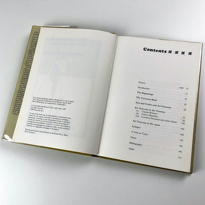 The Art Nouveau Book in Britain by John Russell Taylor | Paul Harris, 1979