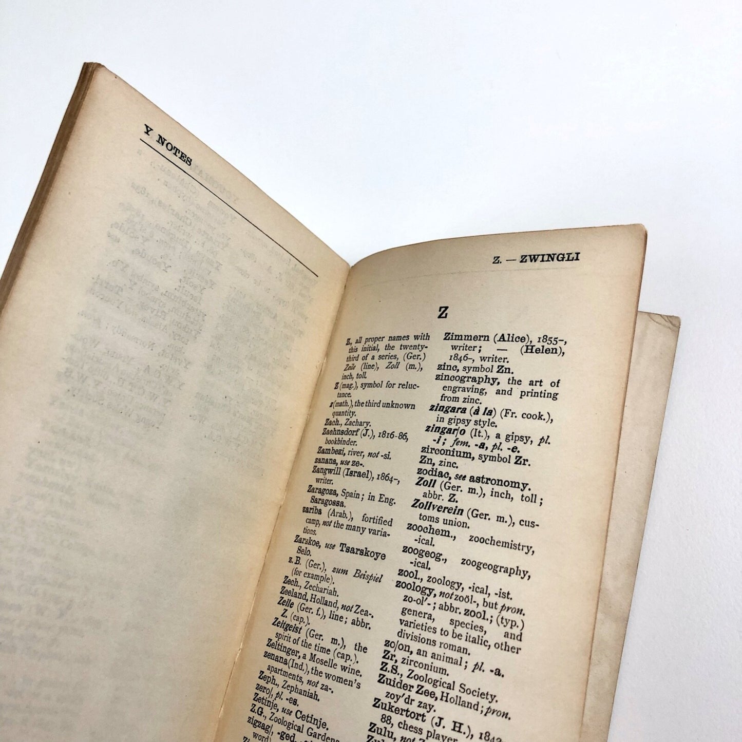 Authors' and Printers' Dictionary by F. Howard Collins | Henry Frowde, 1909