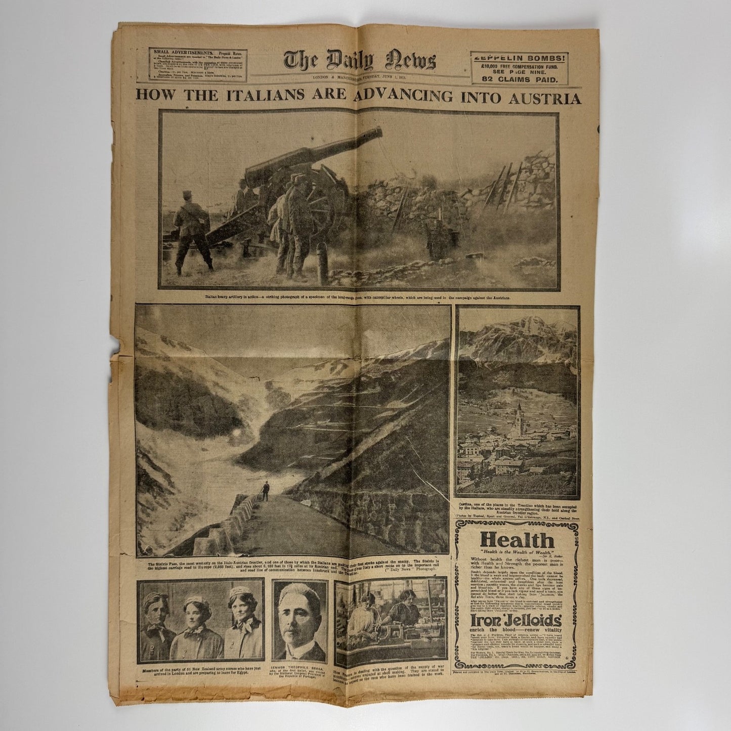 The Daily News newspaper ‘Zeppelin raid over outer London’ No 21599 1 June 1915. Final War Edition