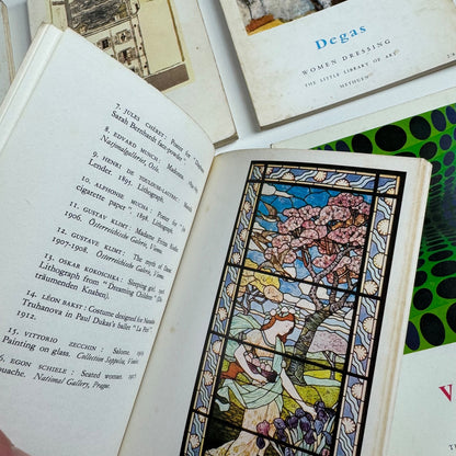 12 x Methuen Little Library of Art books art movements and artists