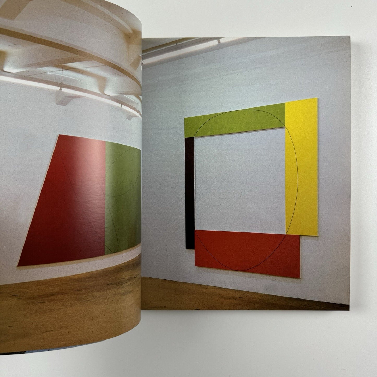 Robert Mangold | Centro Galego de Arte Contemporánea / Guggenheim Museum, 1999