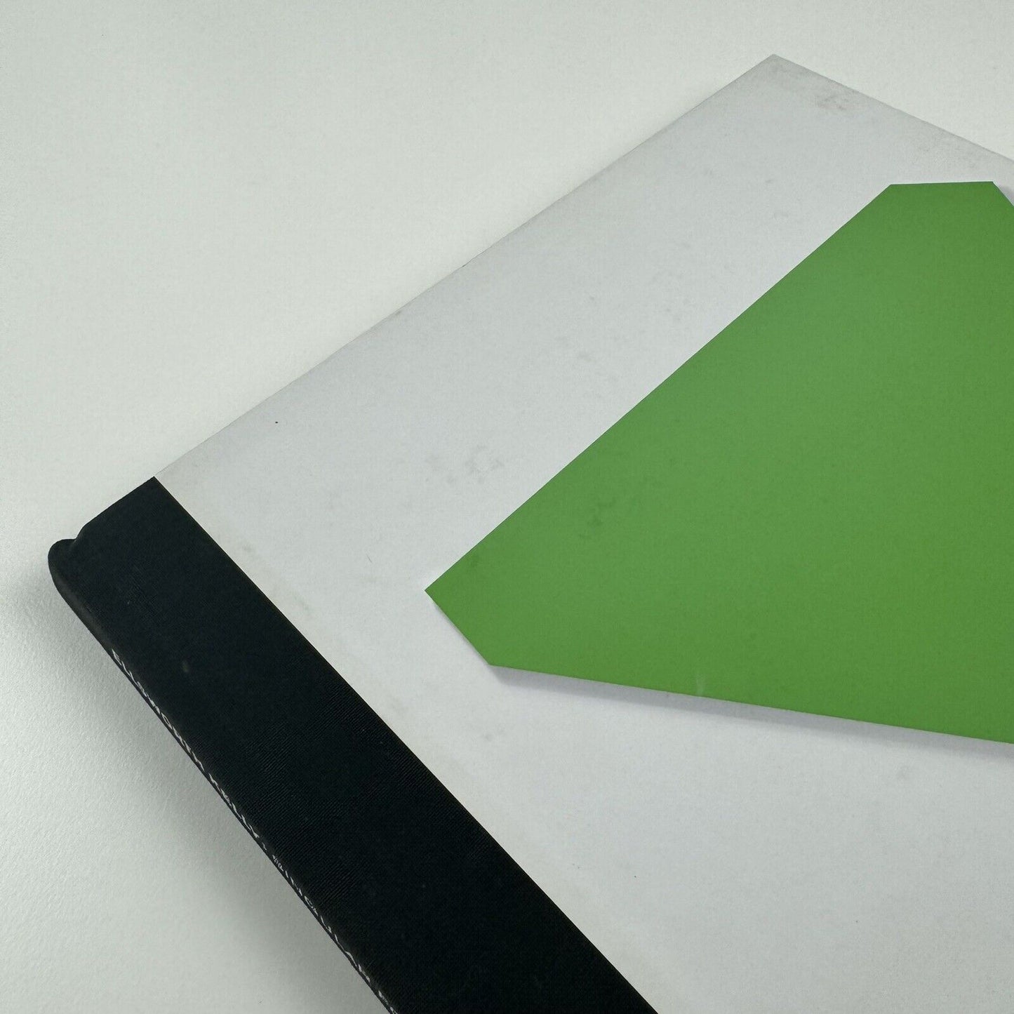 Ellsworth Kelly: Singular Forms 1966-2009 | | Exhibition catalogue | Mnuchin Gallery / Matthew Marks Gallery, 2013