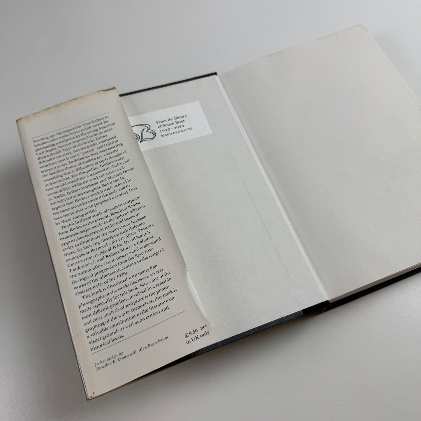 Passages in modern sculpture by Rosalind E. Krauss | Thames & Hudson, 1977