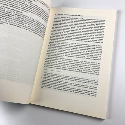 Walking The Face That No One Is by Louis Marvick | Editions Rodopi, 2004