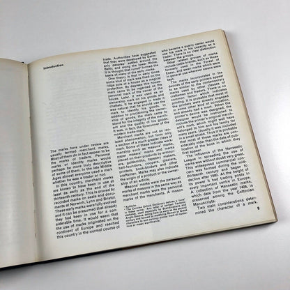 English Merchants' Marks by F. A. Girling | Oxford University Press, 1964